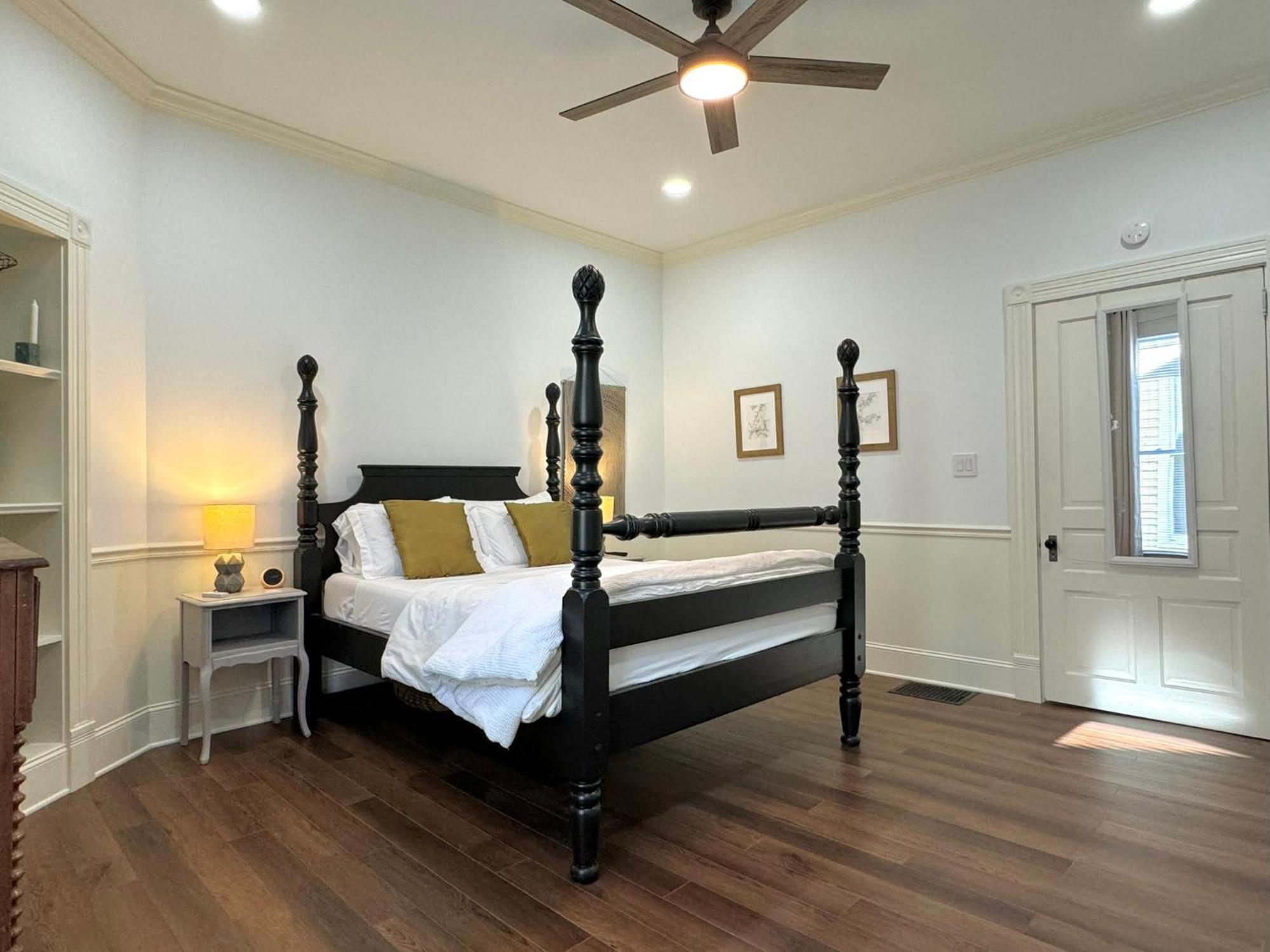 Апартаменти Garden On Capital-Bourbon & Horse Country Франкфорт Екстер'єр фото